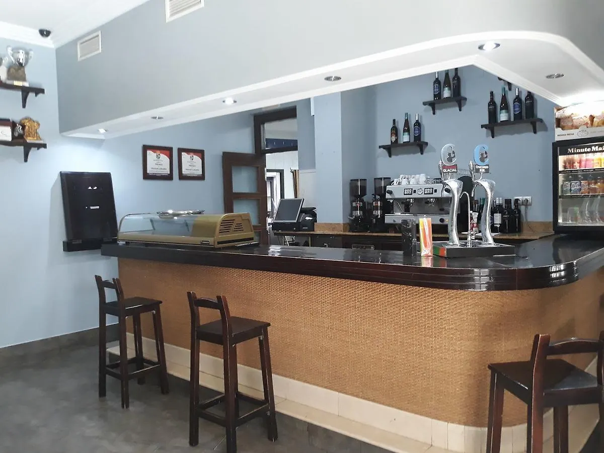 بيت ضيافة San Bartolomé de la Torre Hostal Restaurante Labadia